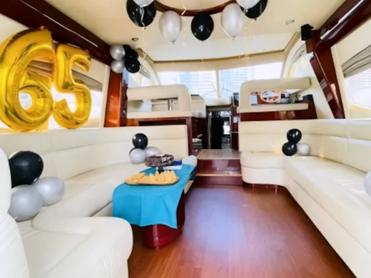 Alquiler Yate de lujo Majesty Yachts con o sin  título de navegación