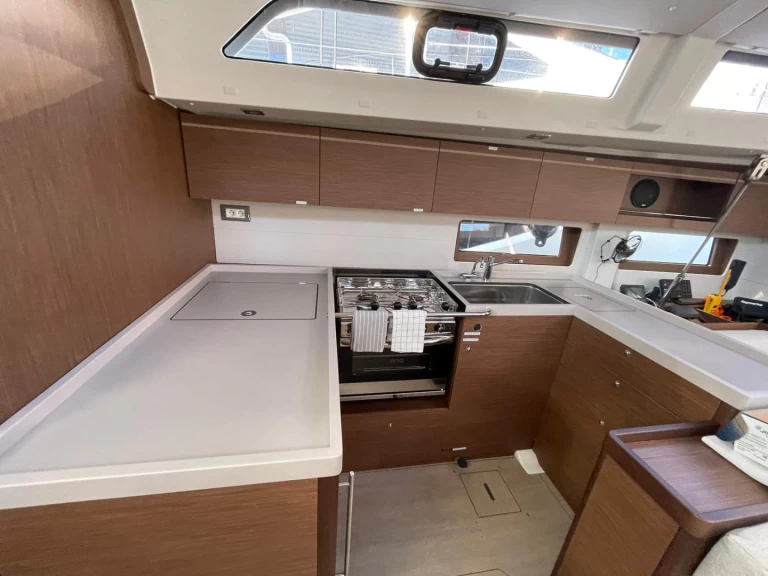 Alquiler de embarcaciones Bénéteau Oceanis 51.1 enHorta en Samboat