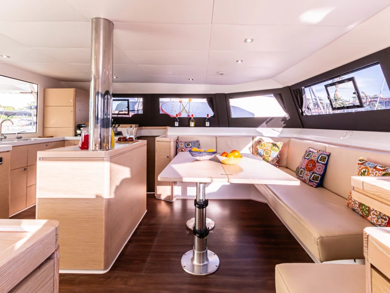 Alquiler de Dufour Dufour Catamarans 48 Sail en Palermo