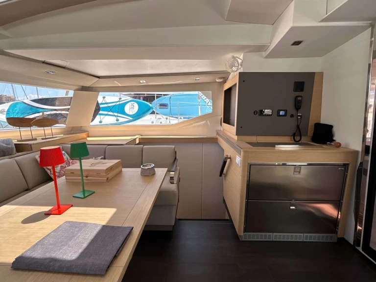 Alquiler de Fountaine Pajot Elba 45 en Salerno