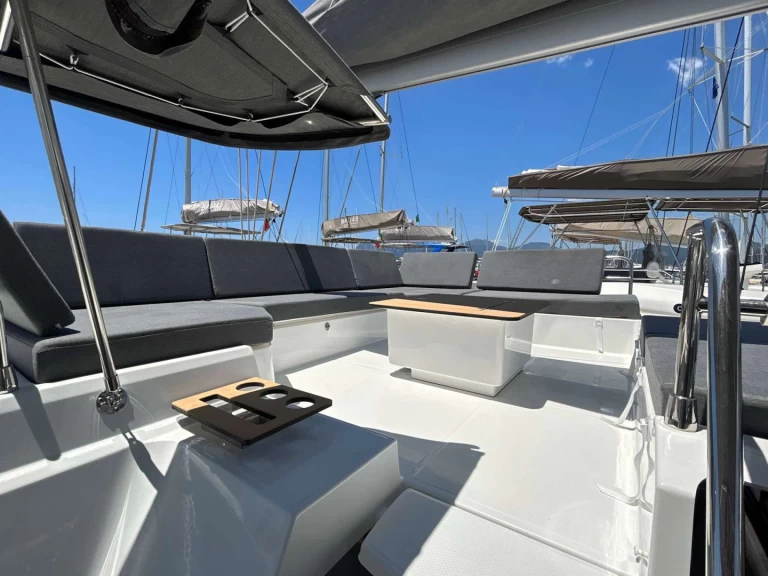 Alquiler de Catamarán, con o sin patrón Fountaine Pajot Salerno