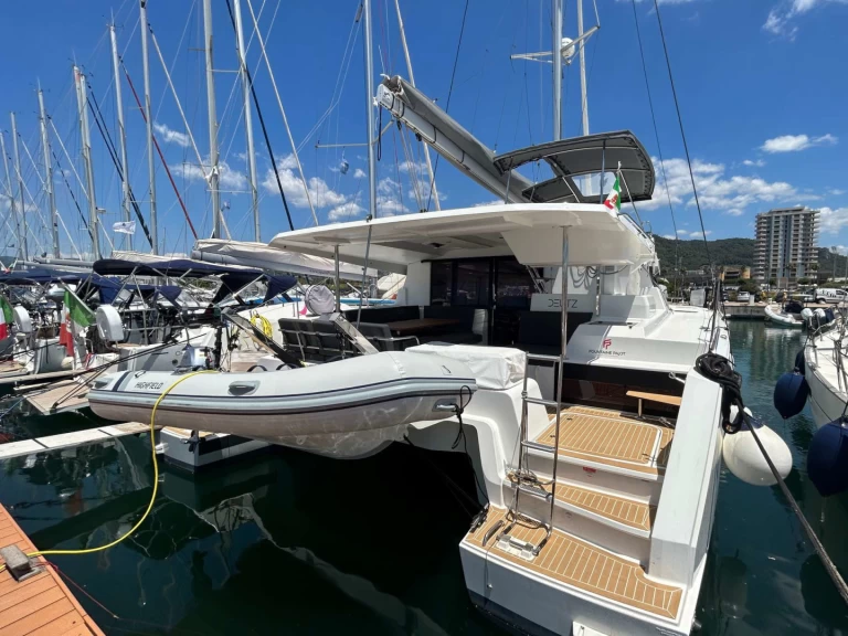 Alquiler de embarcaciones Fountaine Pajot Astrea 42 enSalerno en Samboat