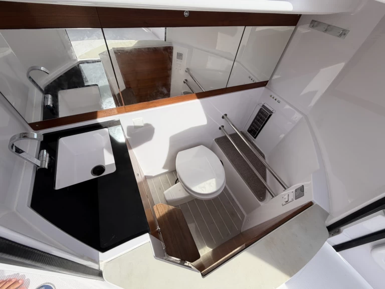 Alquiler de embarcaciones Axopar Axopar 28 T-Top enLa Madrague en Samboat