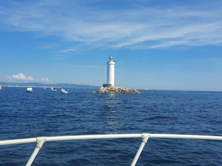 Alquiler Lancha Piantoni con o sin  título de navegación