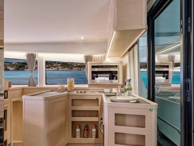 Catamarán para alquilar Olbia al mejor precio