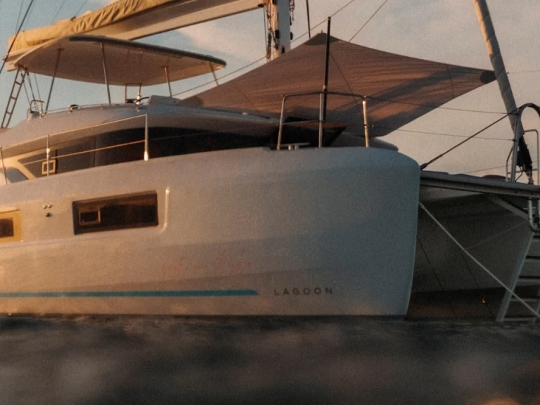 Catamarán para alquilar Kaštela al mejor precio