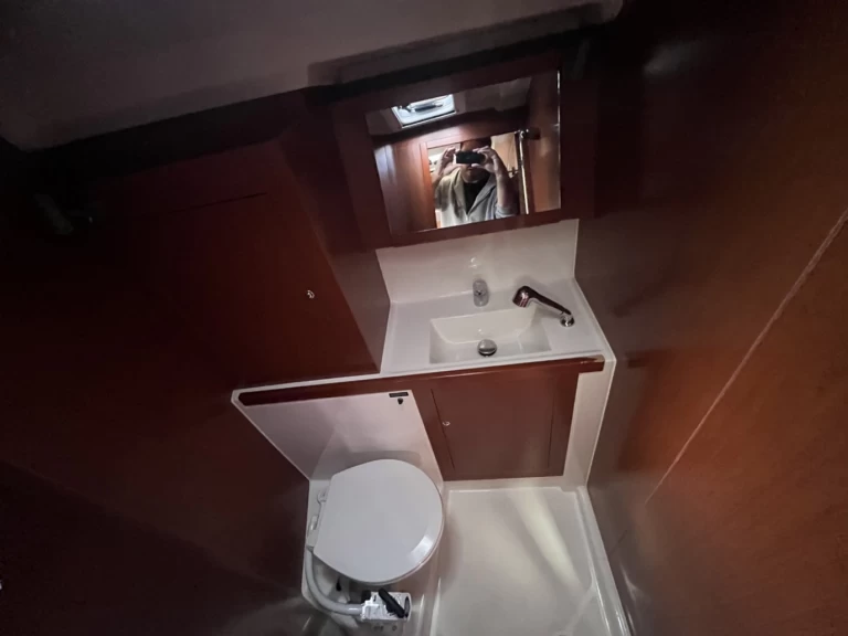 Alquiler de embarcaciones Bénéteau Oceanis 41.1 enSukošan en Samboat