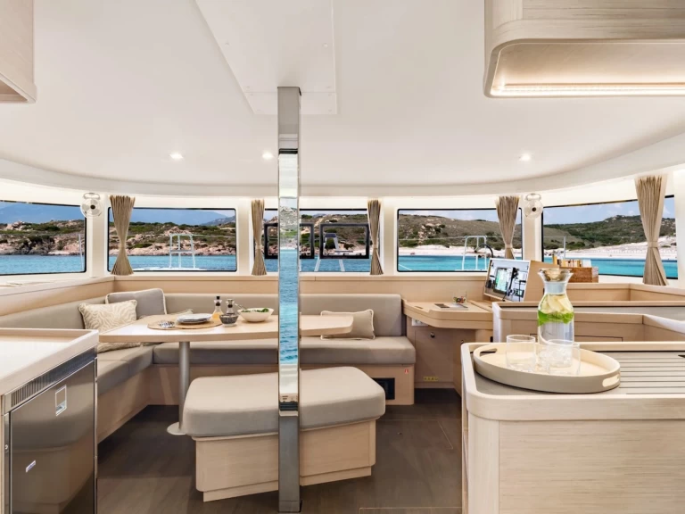 Alquiler de Catamarán, con o sin patrón Lagoon Olbia