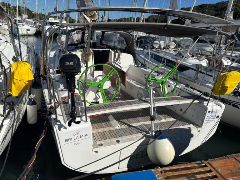 Alquiler de embarcaciones Elan E4 enPula en Samboat
