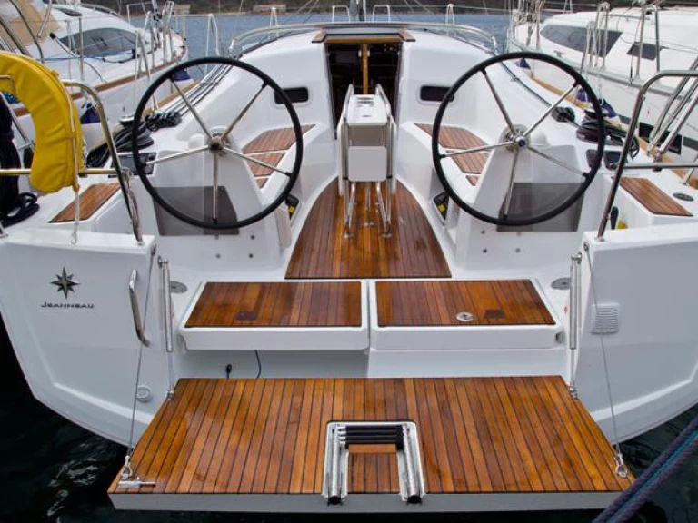 Jeanneau Sun Odyssey 349 de alquiler a Pula