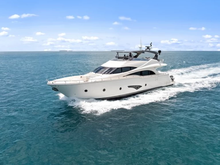 Alquiler de barcos Key West barato de Marquis 720 Flybridge