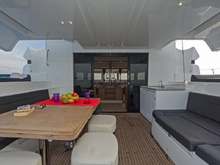 Catamarán para alquilar Lefkáda al mejor precio