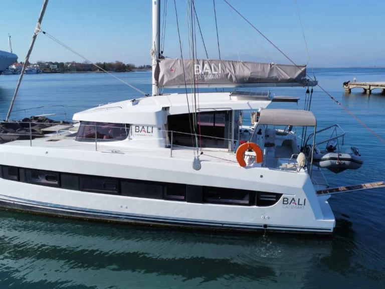 Alquiler Catamarán Bali con o sin  título de navegación
