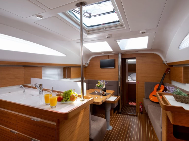 Velero para alquilar Split al mejor precio