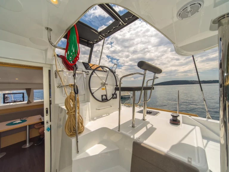 Alquiler Catamarán Lagoon con o sin  título de navegación