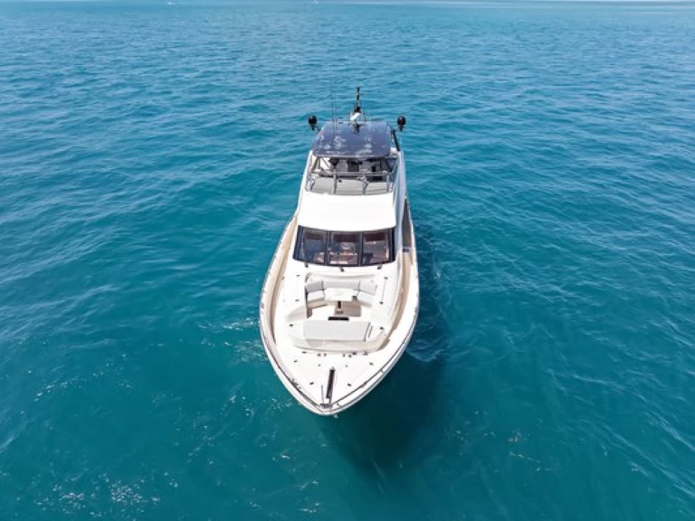 Alquiler de embarcaciones Marquis-Yachts Marquis 720 Flybridge enKey West en Samboat