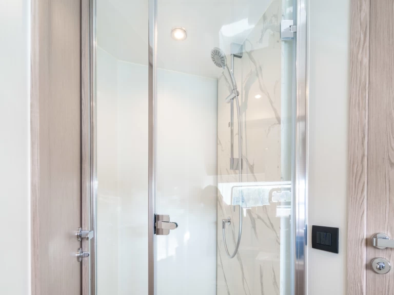 Alquiler de Azimut Azimut 53 Fly en Šibenik