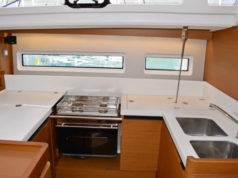 Alquiler de Velero, con o sin patrón Jeanneau Sukošan