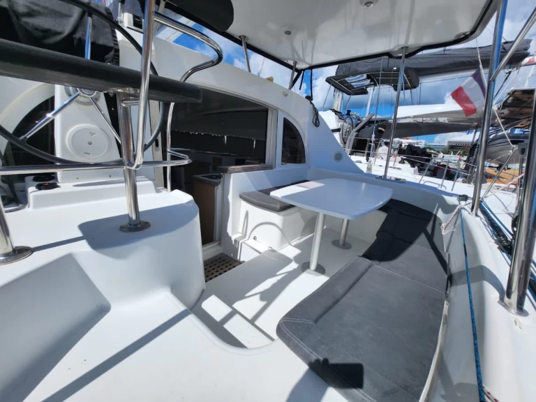 Alquiler de Catamarán, con o sin patrón Bénéteau Bas du Fort