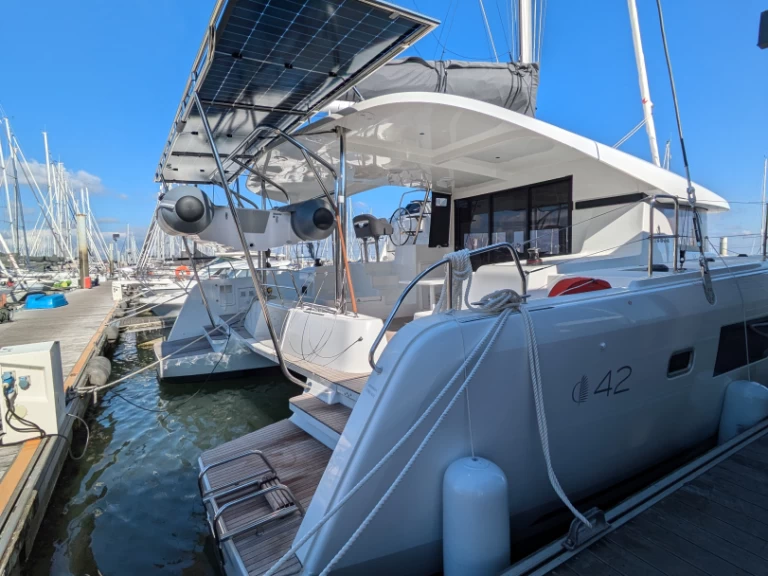Alquiler Catamarán Lagoon con o sin  título de navegación