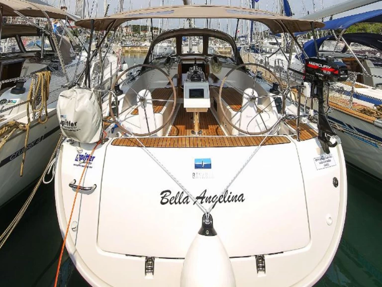 Alquiler Pula - Bavaria Cruiser 37 en SamBoat