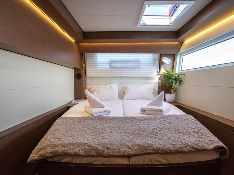 Alquiler de embarcaciones Lagoon Lagoon 50 enParos (Isla) en Samboat