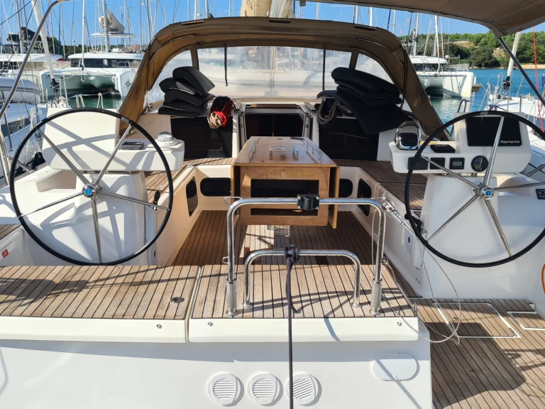 Alquiler de embarcaciones Dufour Dufour 520 Grand Large enKotor en Samboat