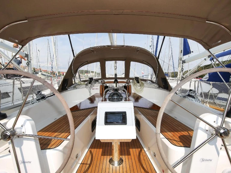 Bavaria Cruiser 37 de alquiler a Pula