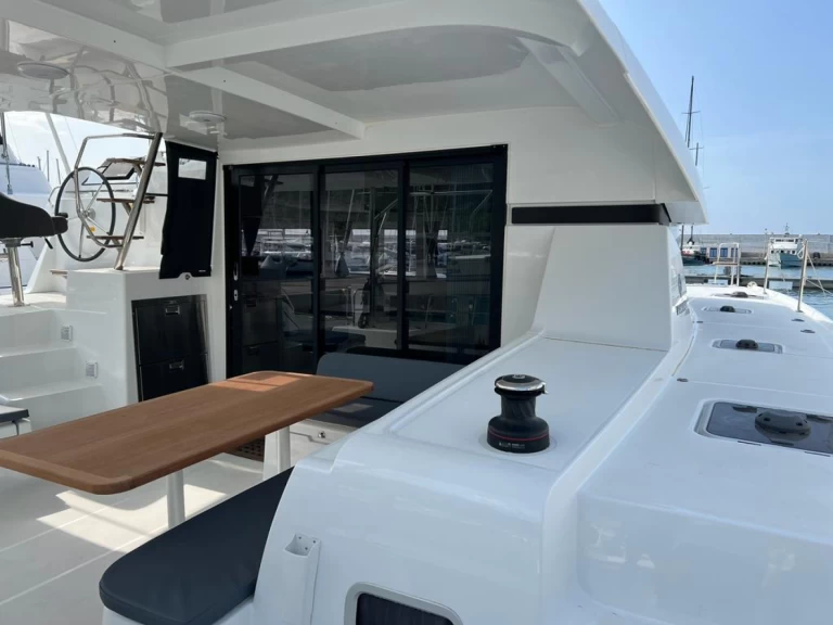 Lagoon Lagoon 42 de alquiler a Capo d'Orlando