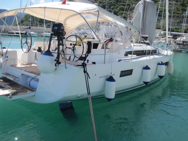 Alquiler de Jeanneau Sun Odyssey 490 en Capo d'Orlando