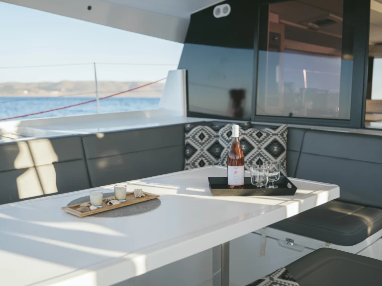 Alquiler de Fountaine Pajot Fountaine Pajot 47 SAONA LUX (GEN,AC,WATERMAKER) en Lávrio