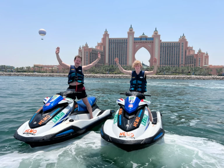 Alquiler Moto de agua Yamaha con o sin  título de navegación