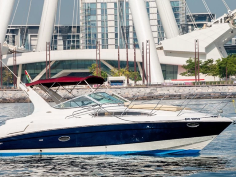 Alquiler de embarcaciones Régal Commodore 300 enDubai Marina en Samboat