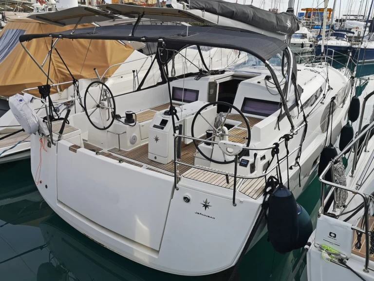 Jeanneau Sun Odyssey 440 - 4 cabine - 2 bagni de alquiler a Castiglioncello