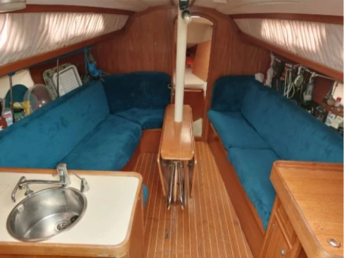 Jeanneau Sun Odyssey 31 de alquiler a Toulon Port