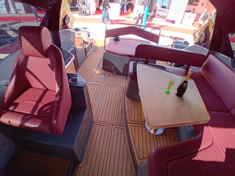 Grginić Mirakul 40 de alquiler a Biograd na Moru