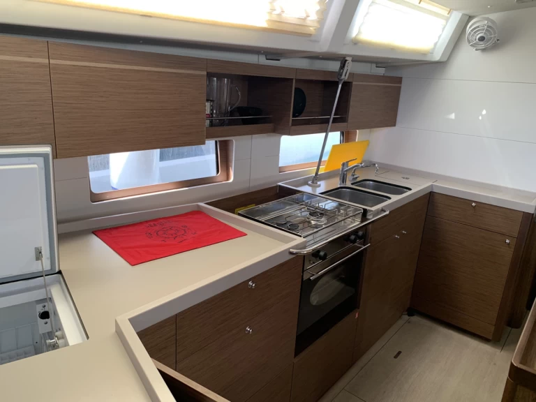 Alquiler de Velero, con o sin patrón Bénéteau Perigiali