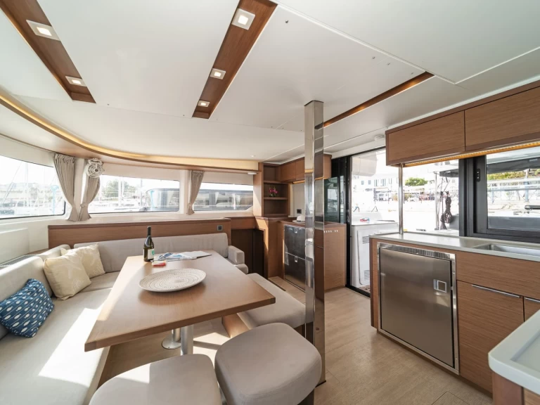 Alquiler Catamarán Lagoon con o sin  título de navegación