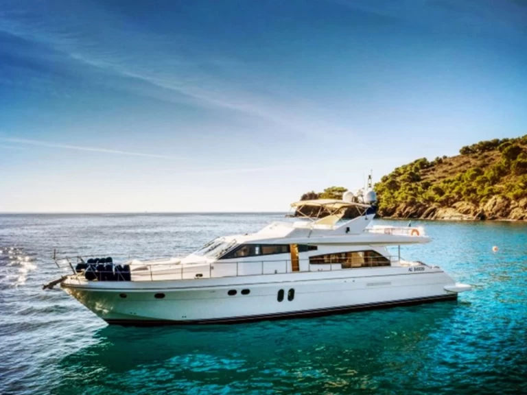 Alquiler Yate de lujo Guy Couach con o sin  título de navegación