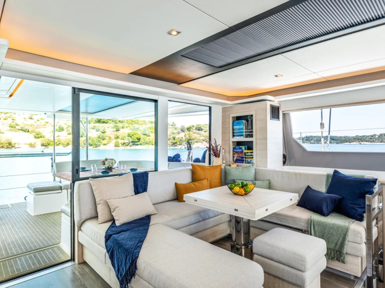 Alquiler de Catamarán, con o sin patrón Leopard Gouviá