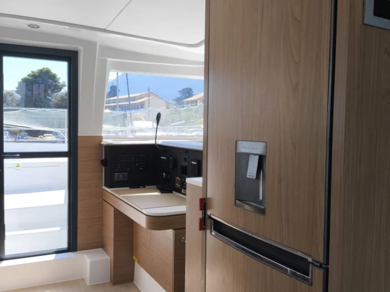 Catamarán para alquilar Perigiali al mejor precio