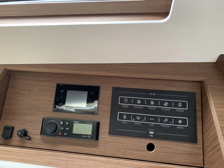 Alquiler de Velero, con o sin patrón Bénéteau Perigiali