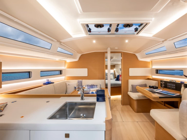 Alquiler de Jeanneau Sun Odyssey 415 Performance en Pula
