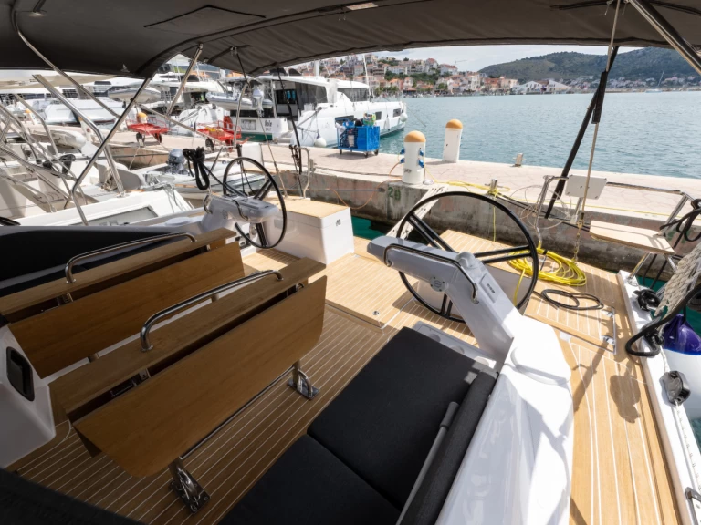 Alquiler de Elan Impression 45 en Split