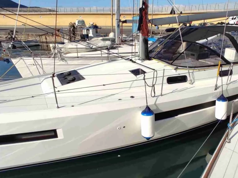 Alquiler de embarcaciones Jeanneau Sun Loft 47 enAgropoli en Samboat