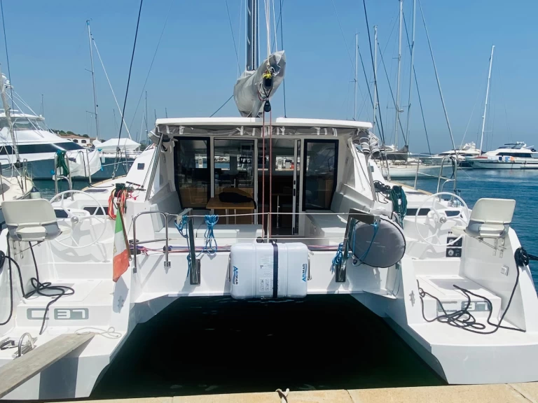 Alquiler de  C-CAT 37 en Olbia
