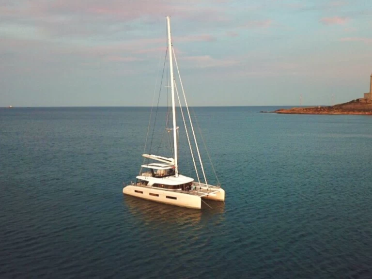 Catamarán para alquilar Kaštela al mejor precio