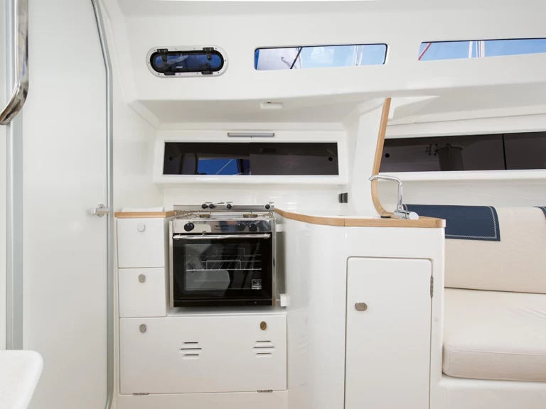 Alquiler de Velero, con o sin patrón Italia Yachts Punat