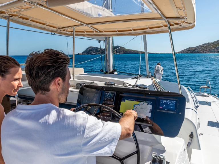 Alquiler de Catamarán, con o sin patrón Fountaine Pajot Seget Donji