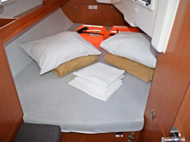 Alquiler de embarcaciones Bavaria Cruiser 34 enZaton en Samboat